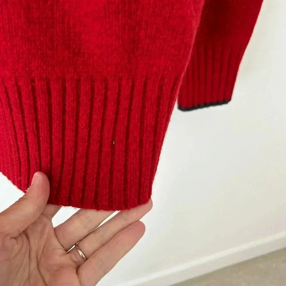 Tommy lambswool red  v neck sweater - Picture 10 of 11